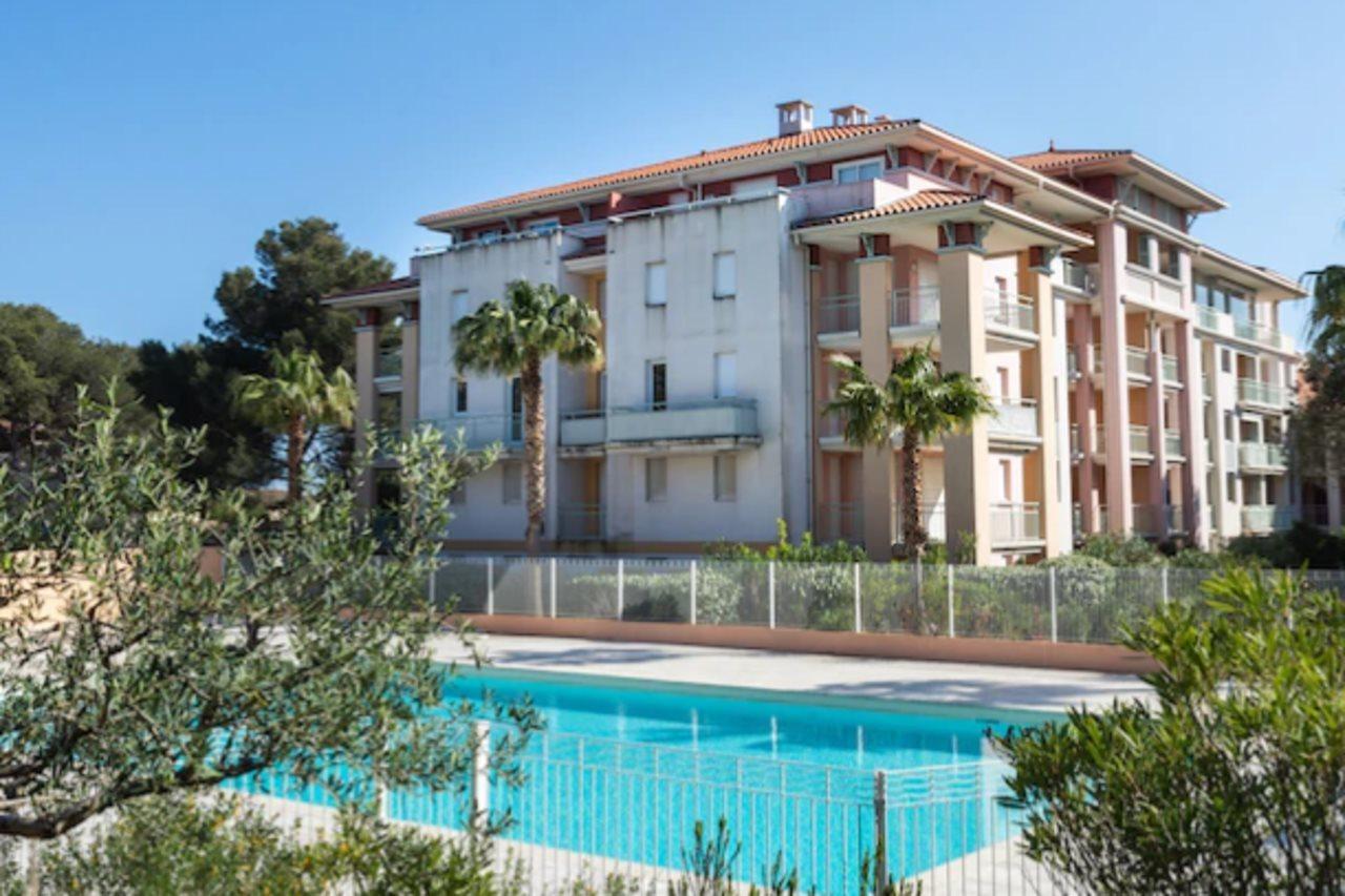 Vacanceole - Les Calanques Du Parc Fréjus Eksteriør billede